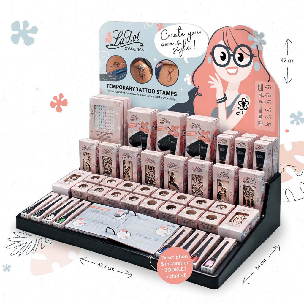 Das LaDot-Warenpräsentationsdisplay spricht insbesondere junge Damen an, die mit Tattoo-Stempeln Sommerfrische und Lebensfreude zeigen wollen. Entwickelt und produziert wird dieses Kunststoffdisplay von RIWA Display GmbH.